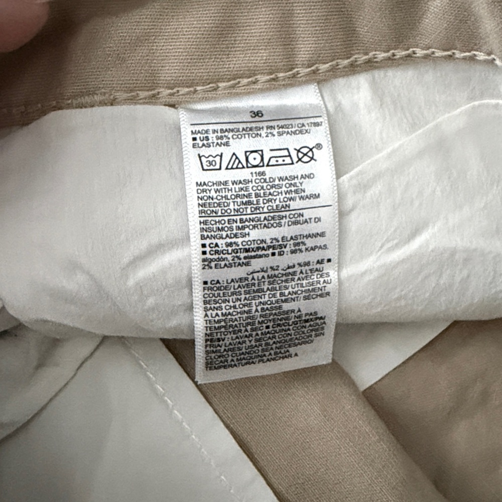 NWT Men’s Old Navy Cargo Shorts size 36 selling as a bundle - Picture 10 of 11